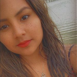 Meet your Posher, Leticia